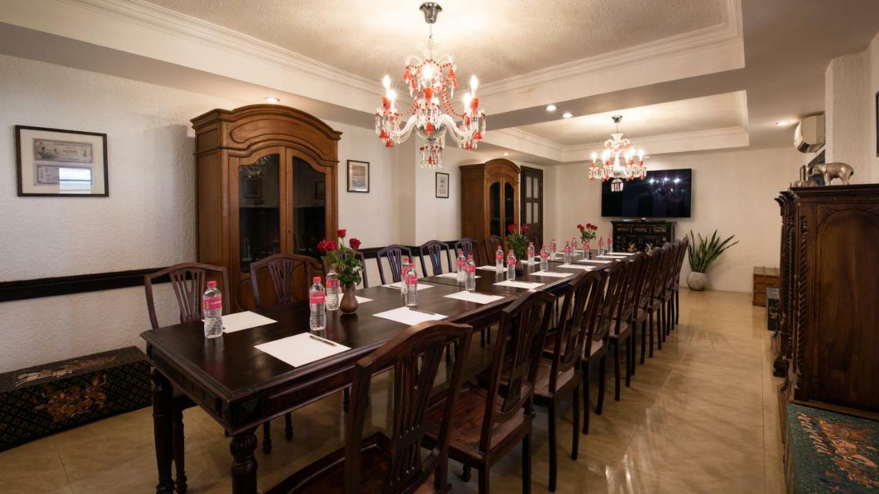 Mane Colonial Classic Сиемрип Экстерьер фото
